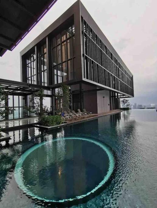 Infinity Pool/ Lucentia Bbcc, Near Lalaport, Pnb118, Klcc Apartment Kuala Lumpur Ngoại thất bức ảnh