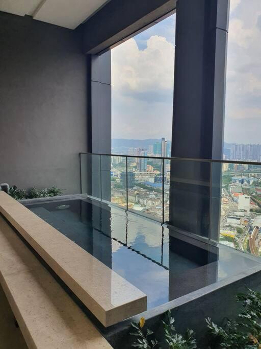 Infinity Pool/ Lucentia Bbcc, Near Lalaport, Pnb118, Klcc Apartment Kuala Lumpur Ngoại thất bức ảnh